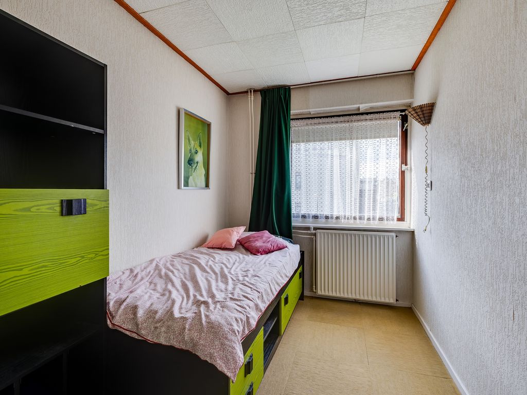 Maasstraat 21, Barendrecht