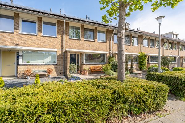 Jan van Almondestraat 14, Poortugaal