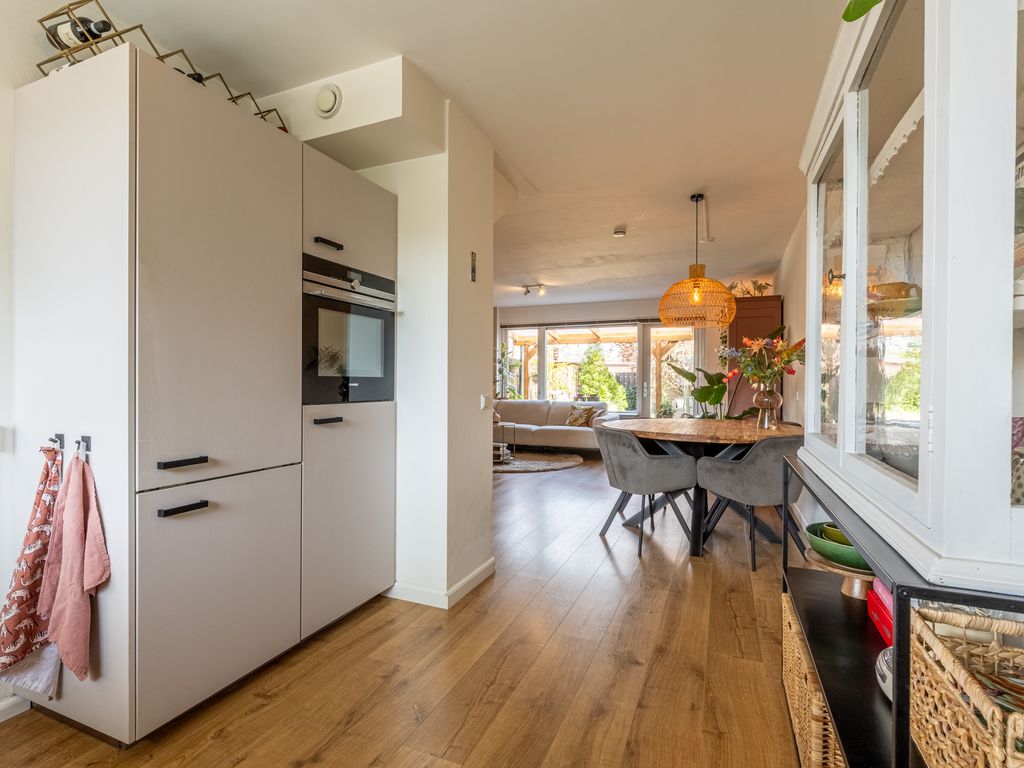 Jan van Almondestraat 14, Poortugaal