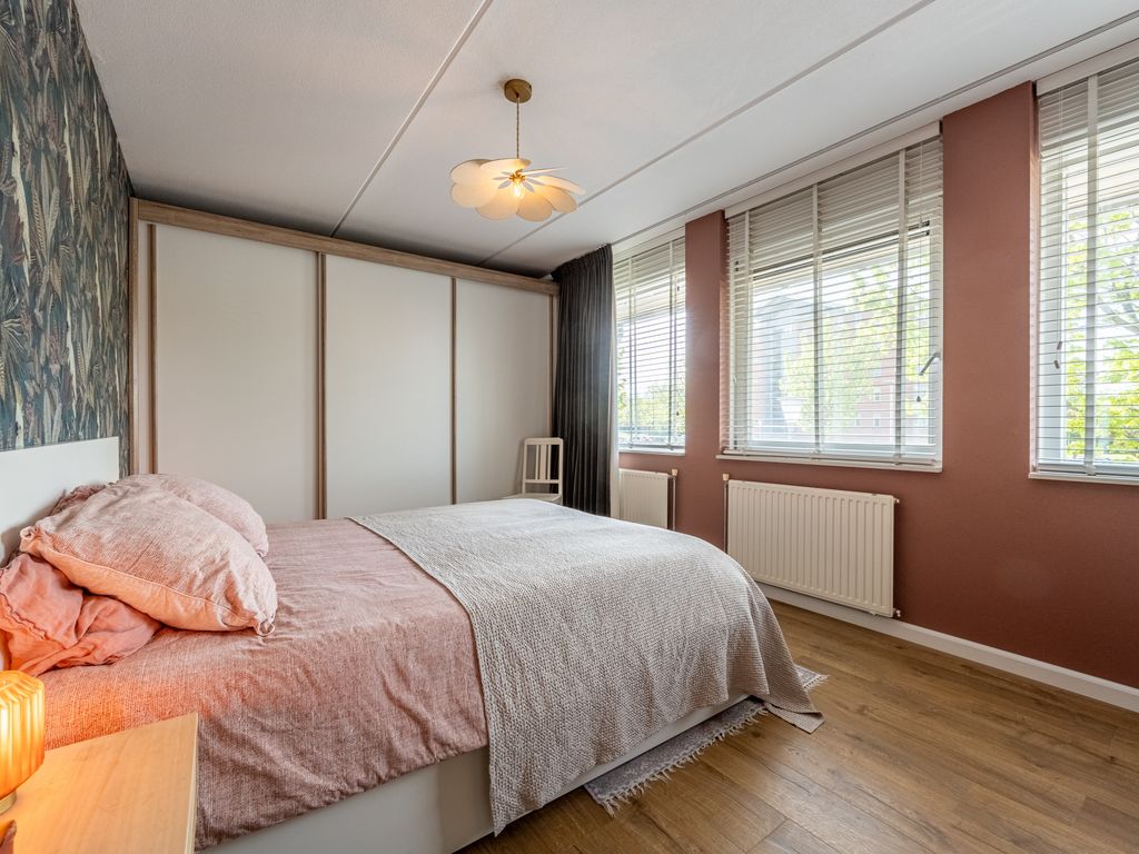 Jan van Almondestraat 14, Poortugaal