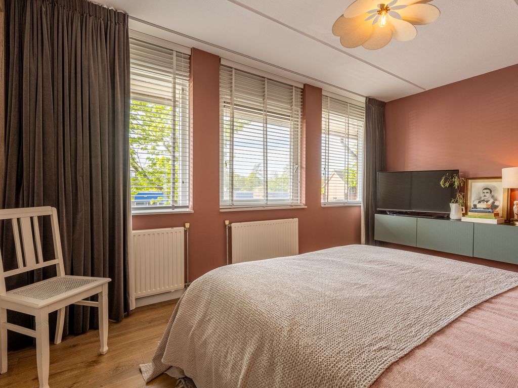 Jan van Almondestraat 14, Poortugaal