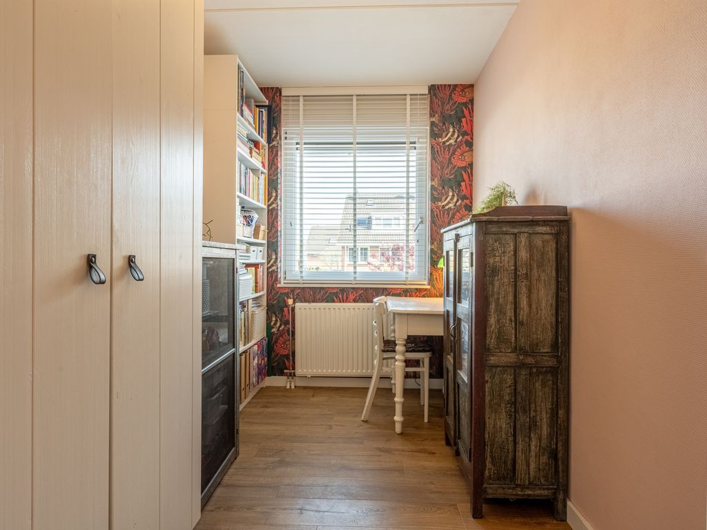 Jan van Almondestraat 14, Poortugaal