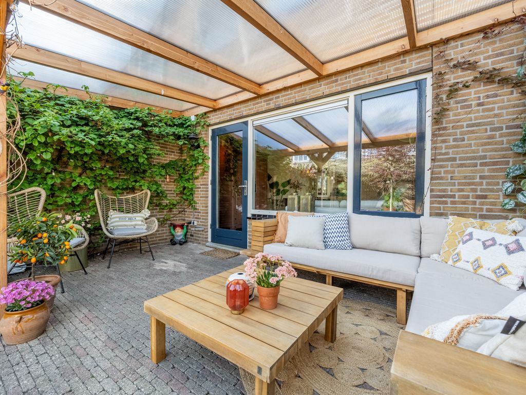 Jan van Almondestraat 14, Poortugaal