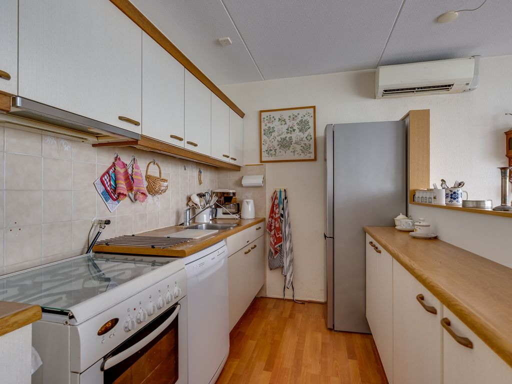 Ravelstraat 66, Rhoon