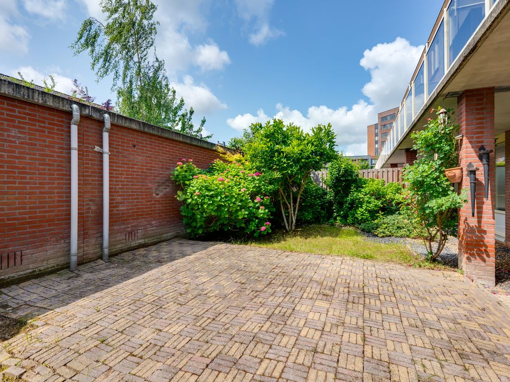 Van Ommerenhaven 10, Barendrecht