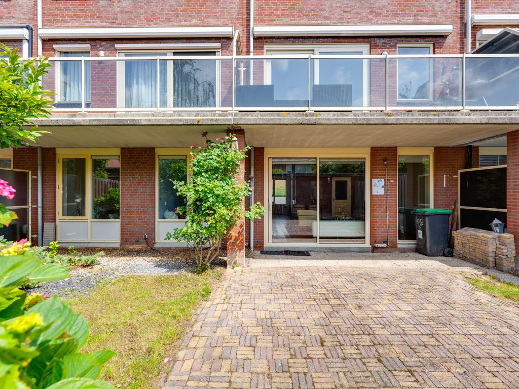 Van Ommerenhaven 10, Barendrecht