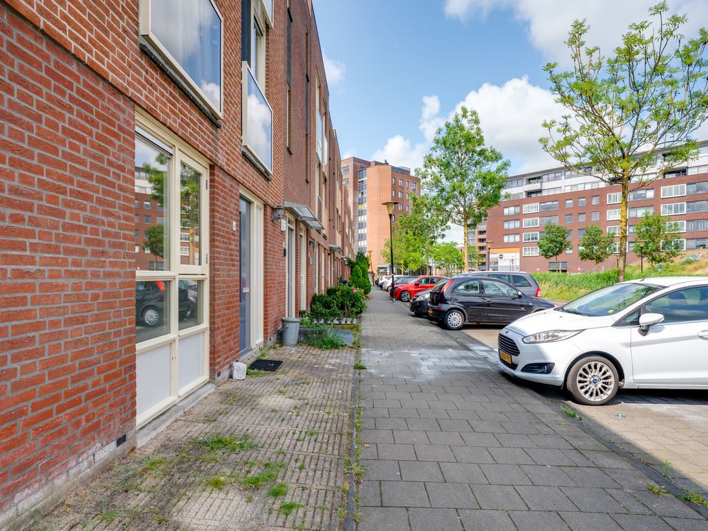 Van Ommerenhaven 10, Barendrecht