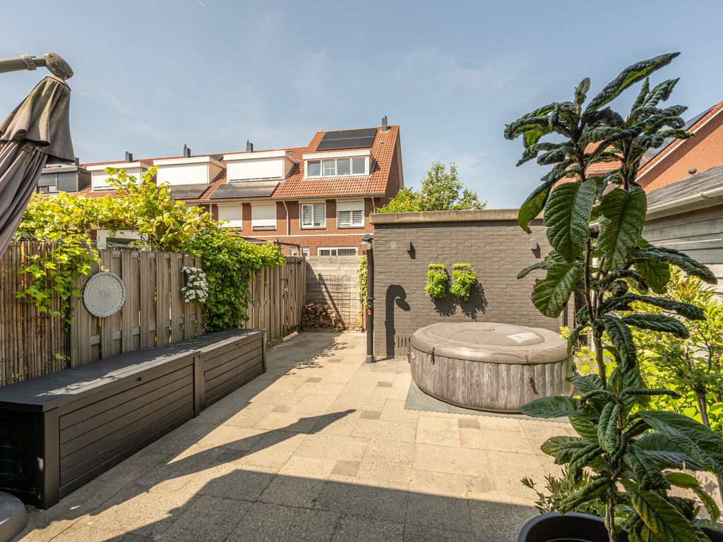 Goudzoeker 21, Rhoon