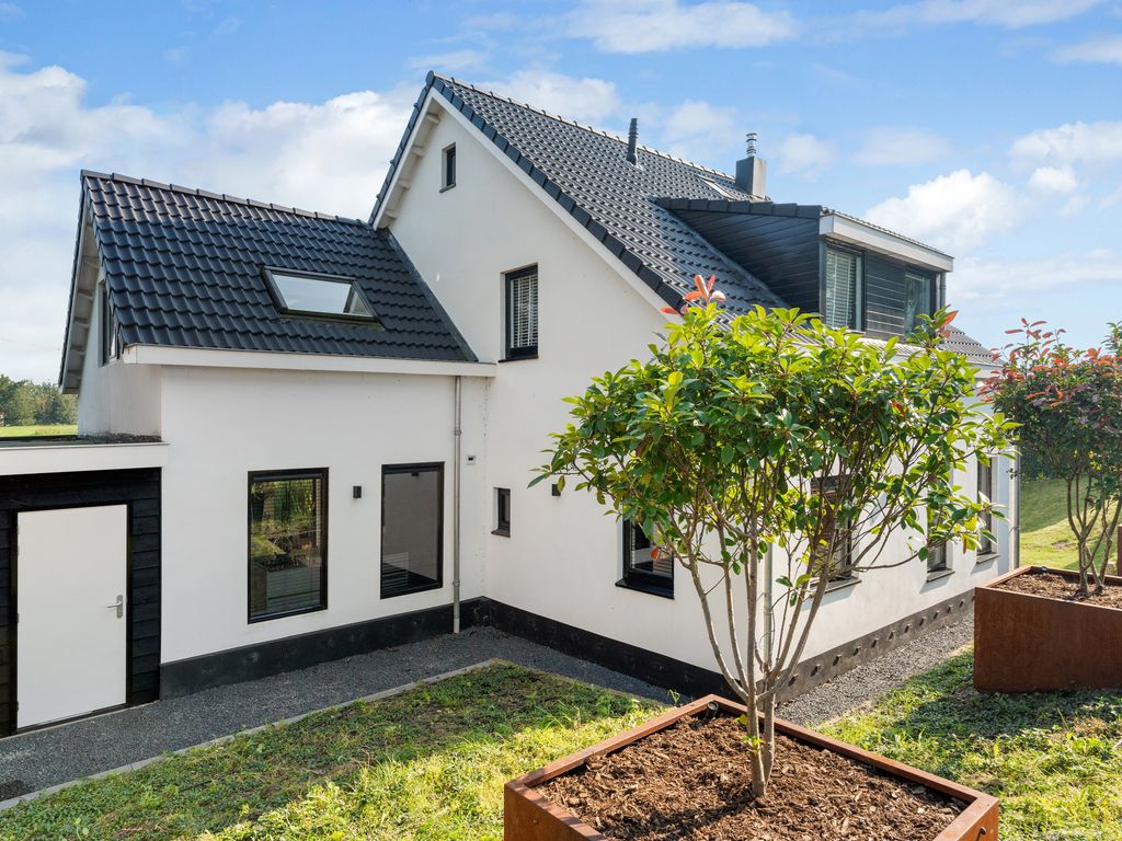 Essendijk 72, Rhoon