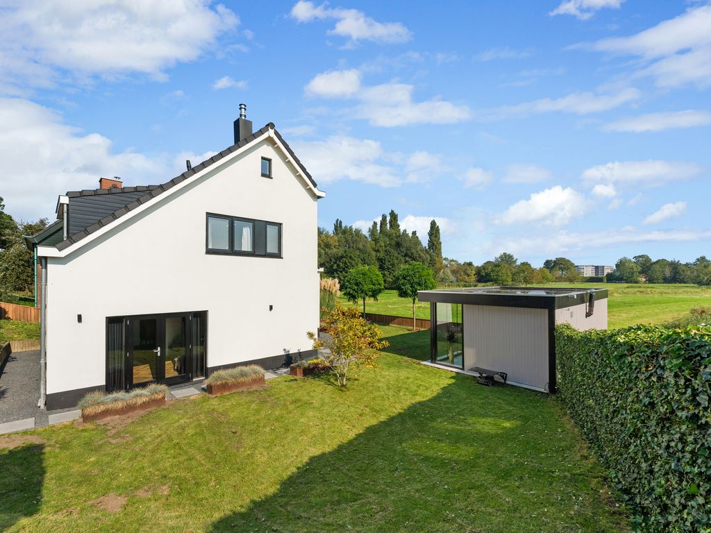 Essendijk 72, Rhoon