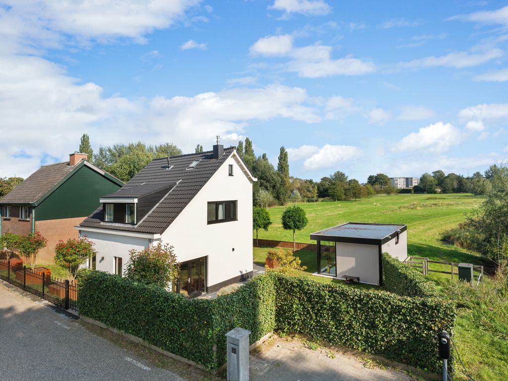 Essendijk 72, Rhoon