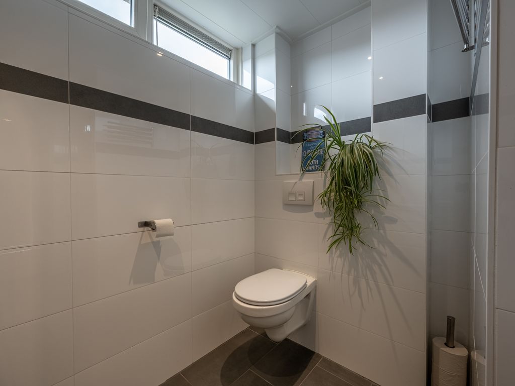 Kikkerveen 152, Spijkenisse