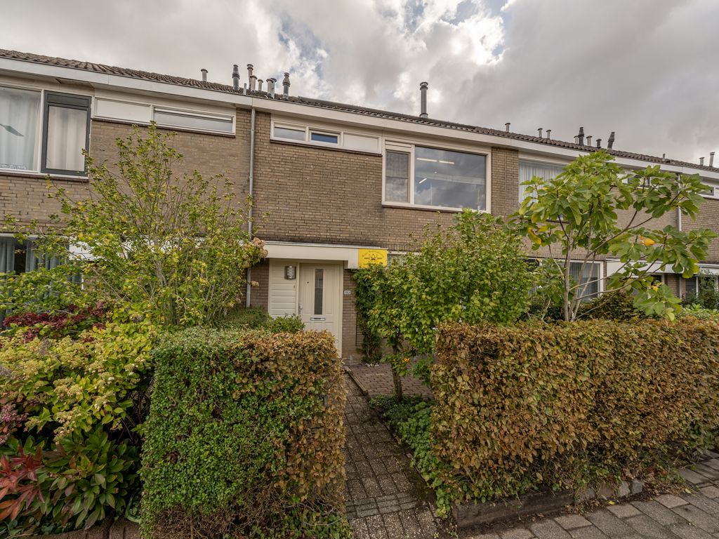 Kikkerveen 152, Spijkenisse
