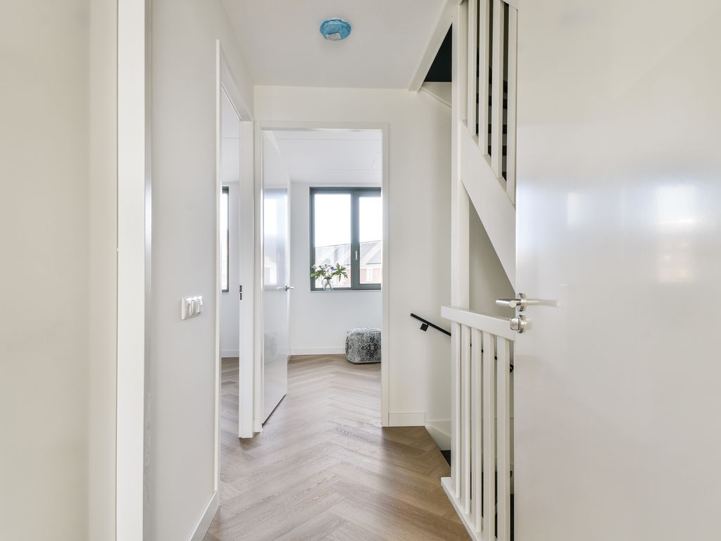 Elementenweg 66, Spijkenisse