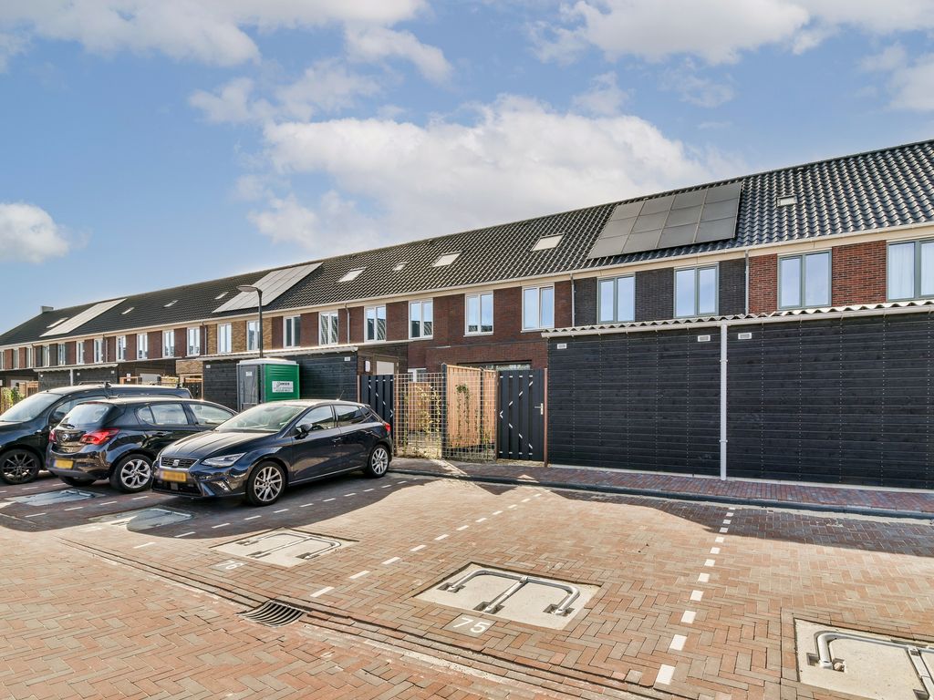 Elementenweg 66, Spijkenisse
