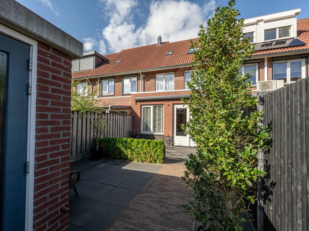 Goudzoeker 22, Rhoon