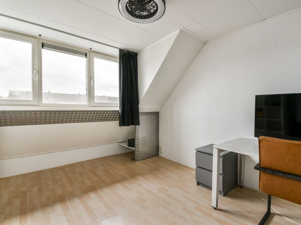 Pieter Johan Tijkenstraat 13, Poortugaal