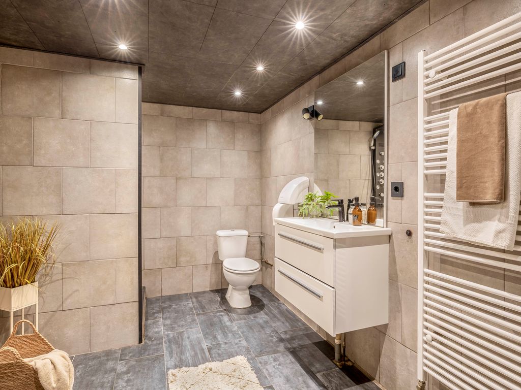 Zwartewaalsestraat 25, Schiedam