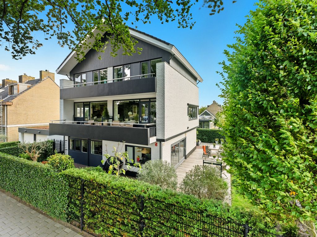 Merellaan 100, Maassluis