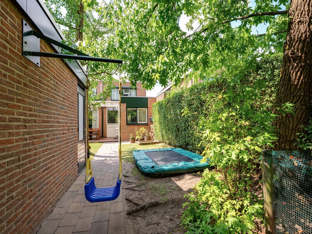 Het Ruim 24, Barendrecht