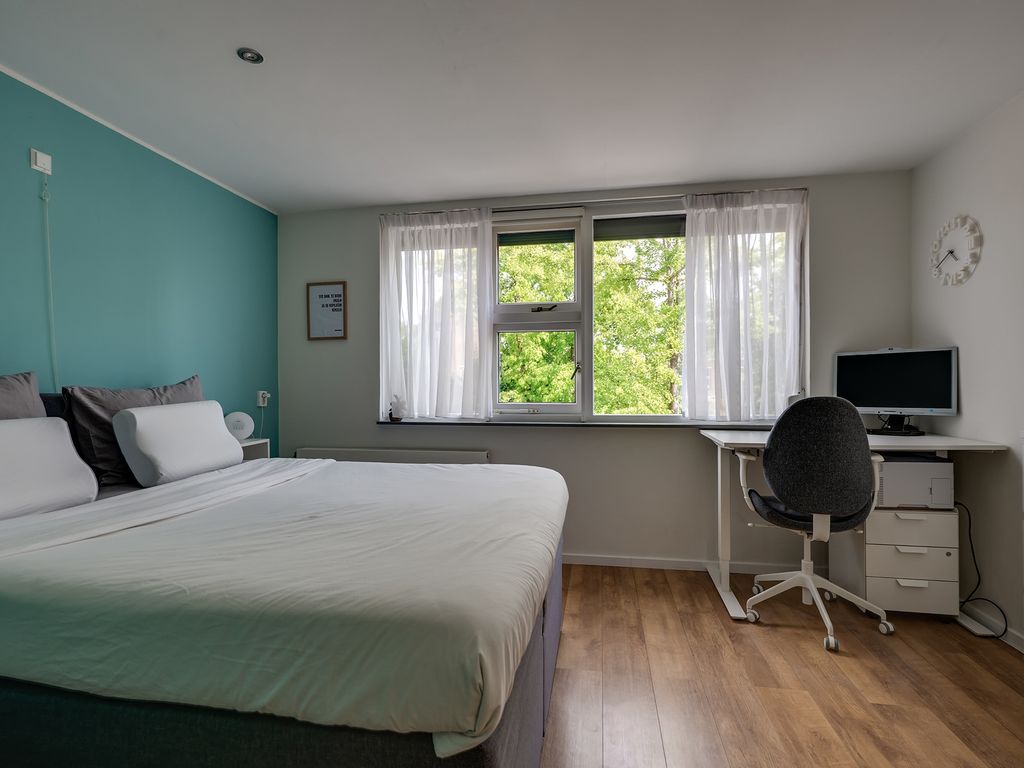 Het Ruim 24, Barendrecht