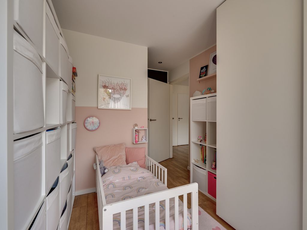 Het Ruim 24, Barendrecht