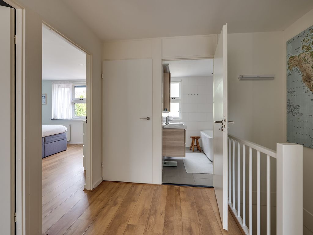 Het Ruim 24, Barendrecht