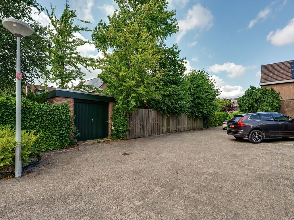 Het Ruim 24, Barendrecht