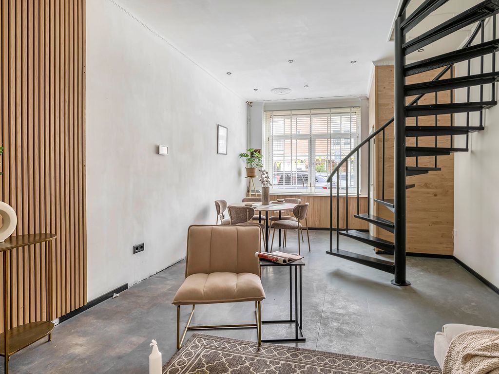 Zwartewaalsestraat 25, Schiedam