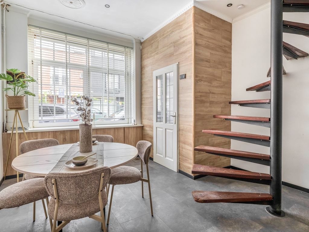 Zwartewaalsestraat 25, Schiedam