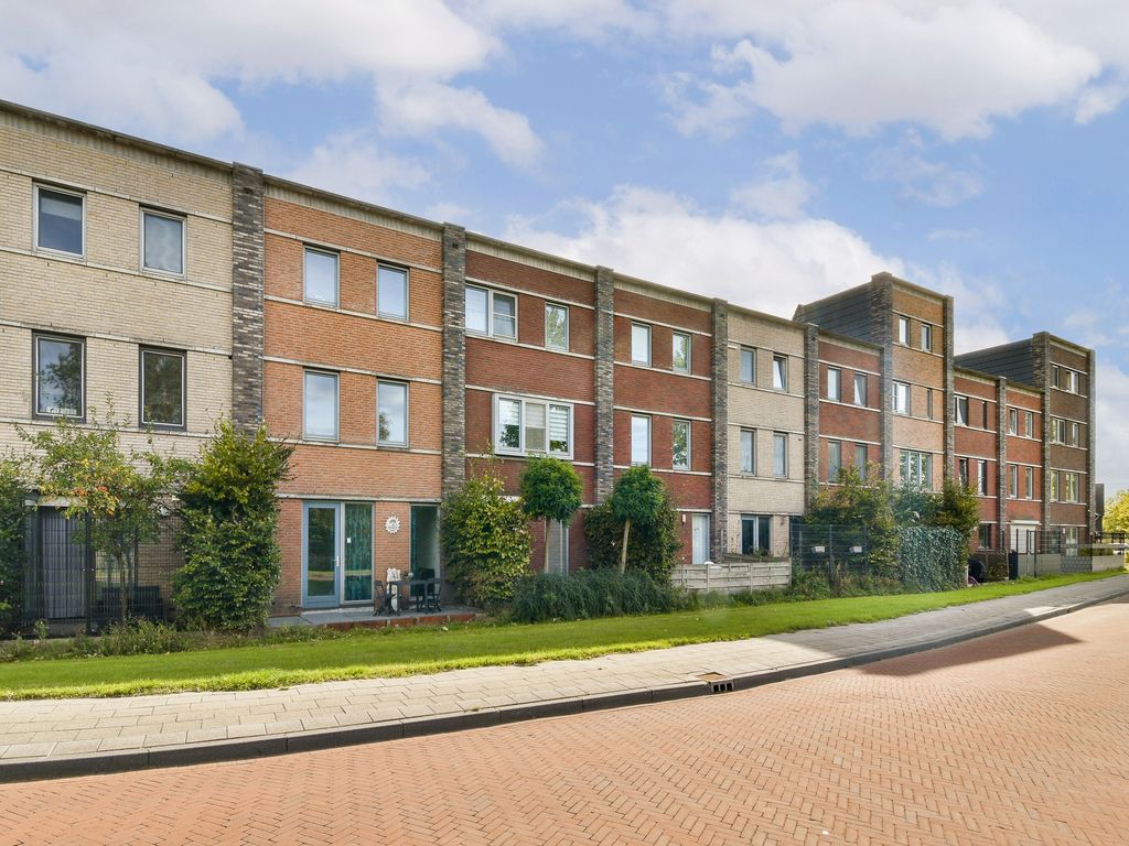 Olijfhout 18, Barendrecht