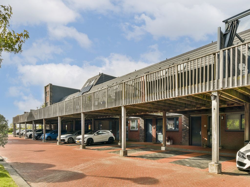 Olijfhout 18, Barendrecht