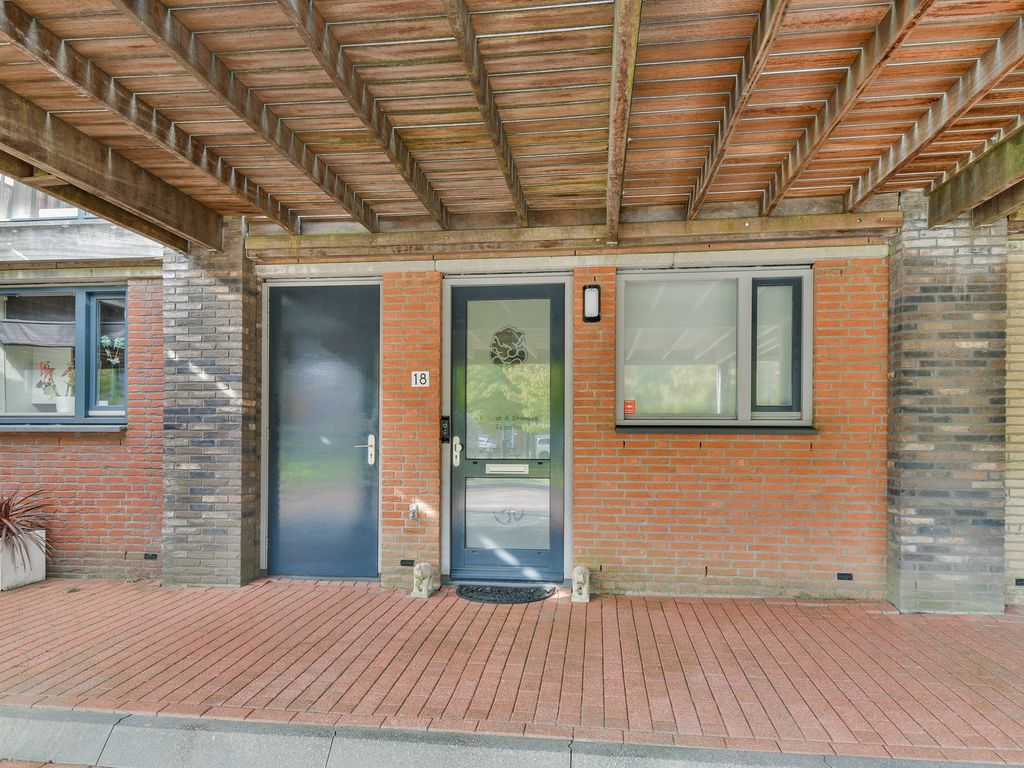 Olijfhout 18, Barendrecht