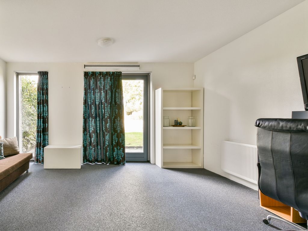 Olijfhout 18, Barendrecht