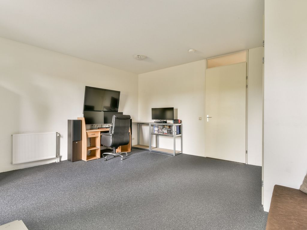 Olijfhout 18, Barendrecht