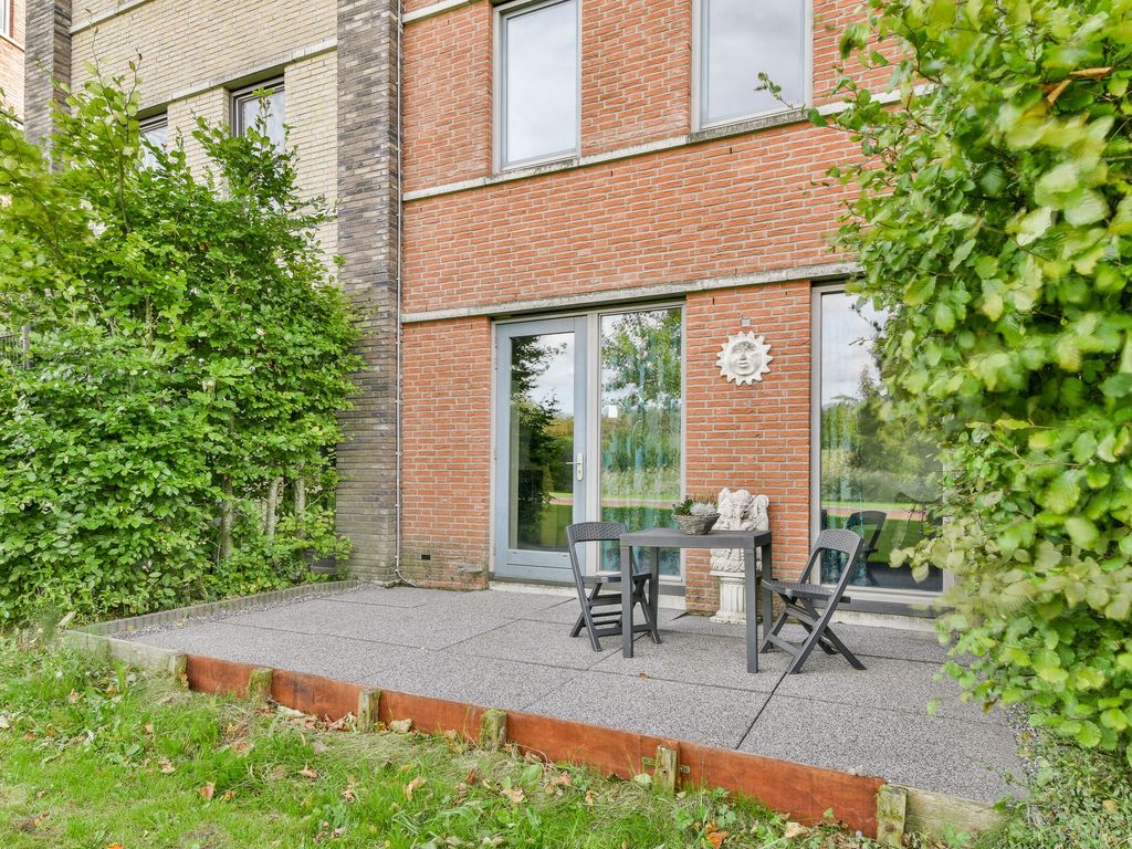 Olijfhout 18, Barendrecht