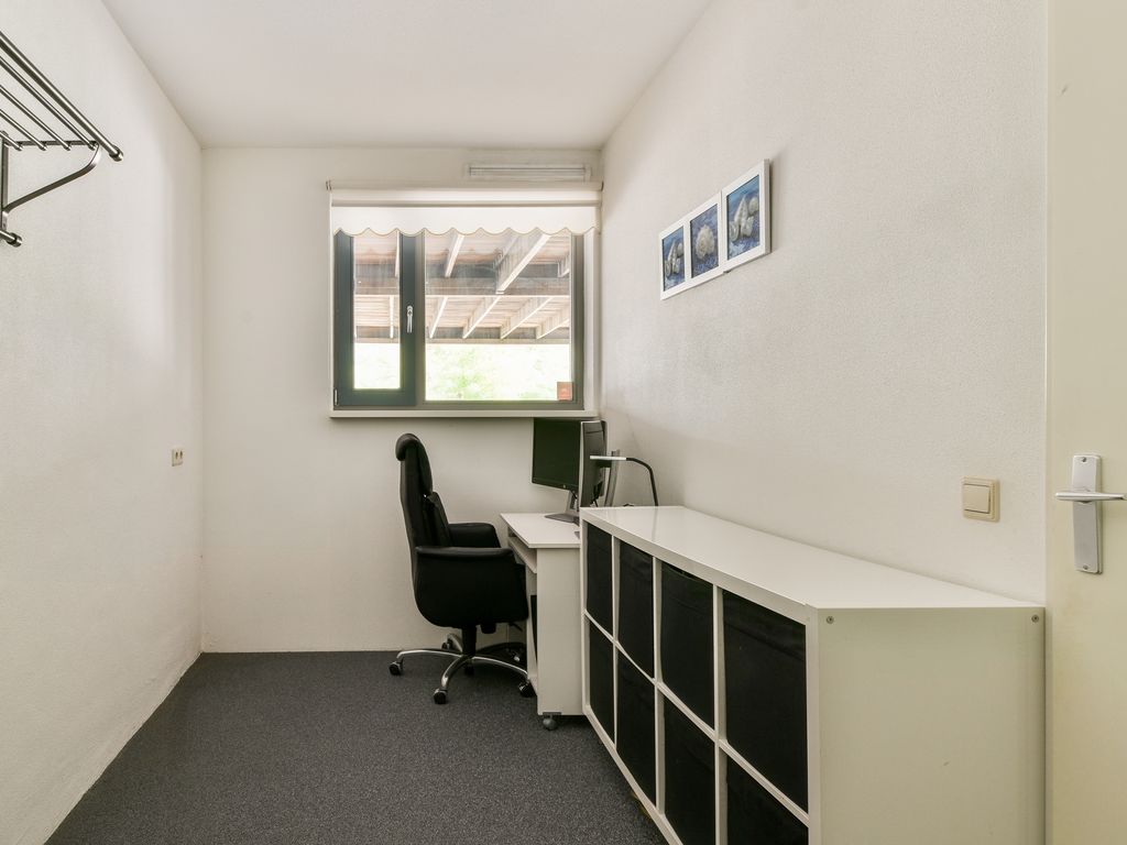 Olijfhout 18, Barendrecht