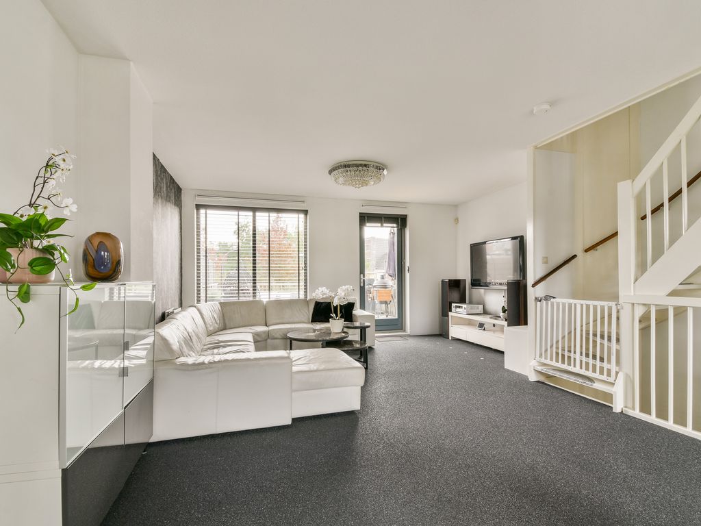 Olijfhout 18, Barendrecht