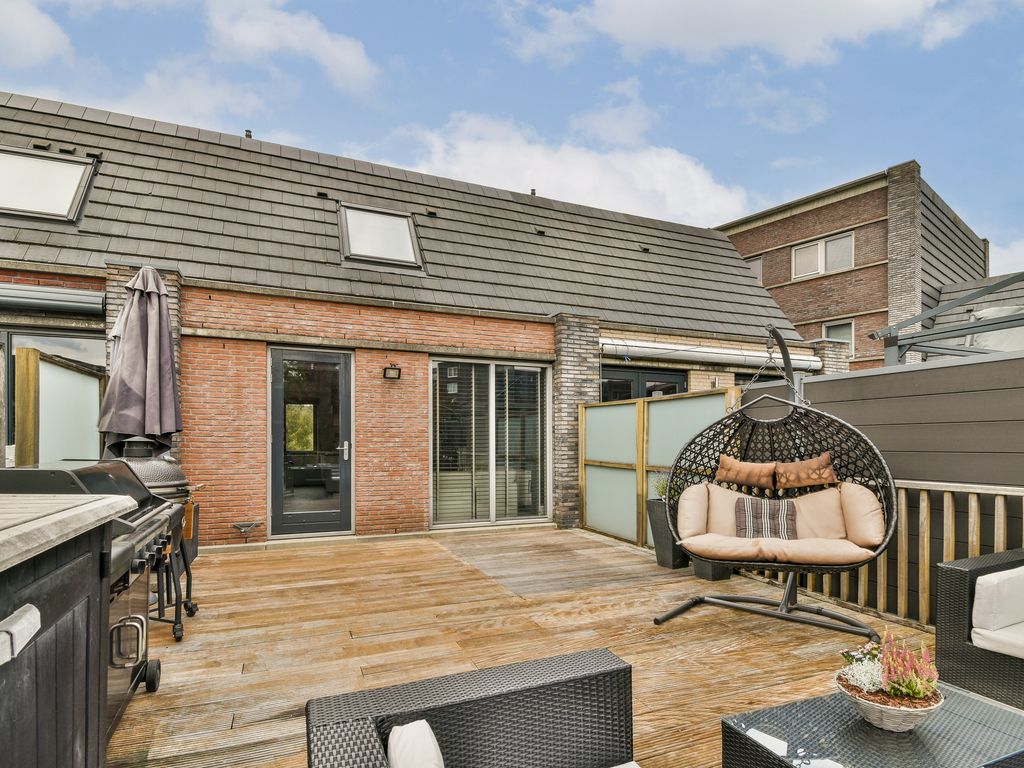 Olijfhout 18, Barendrecht