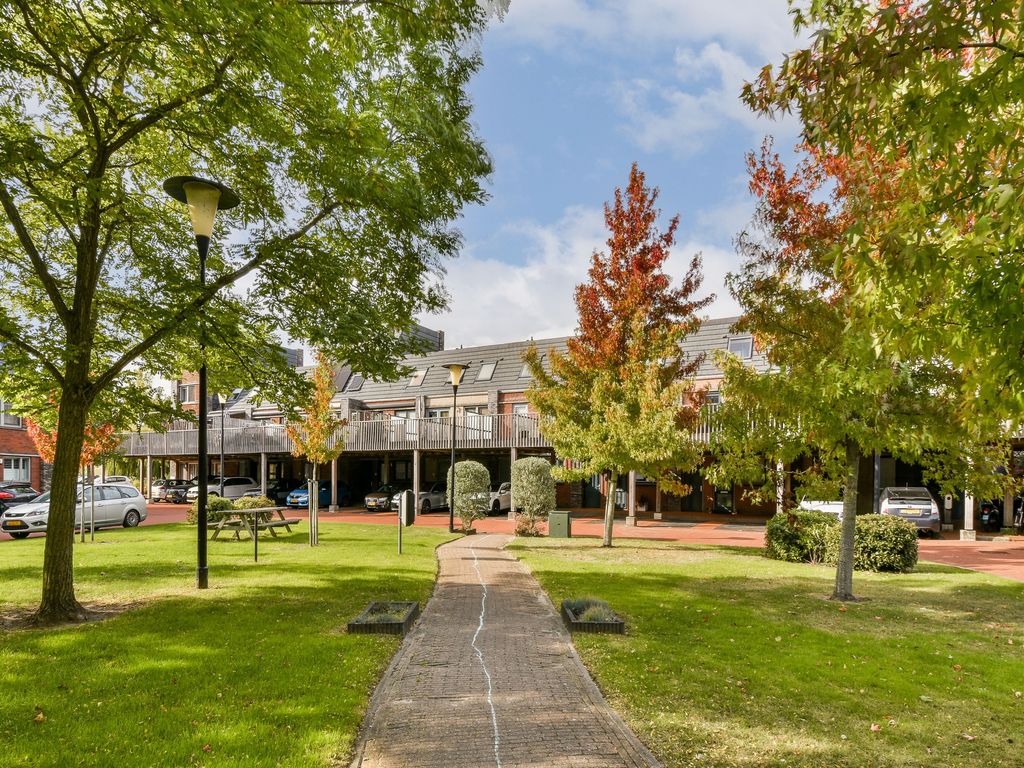 Olijfhout 41, Barendrecht