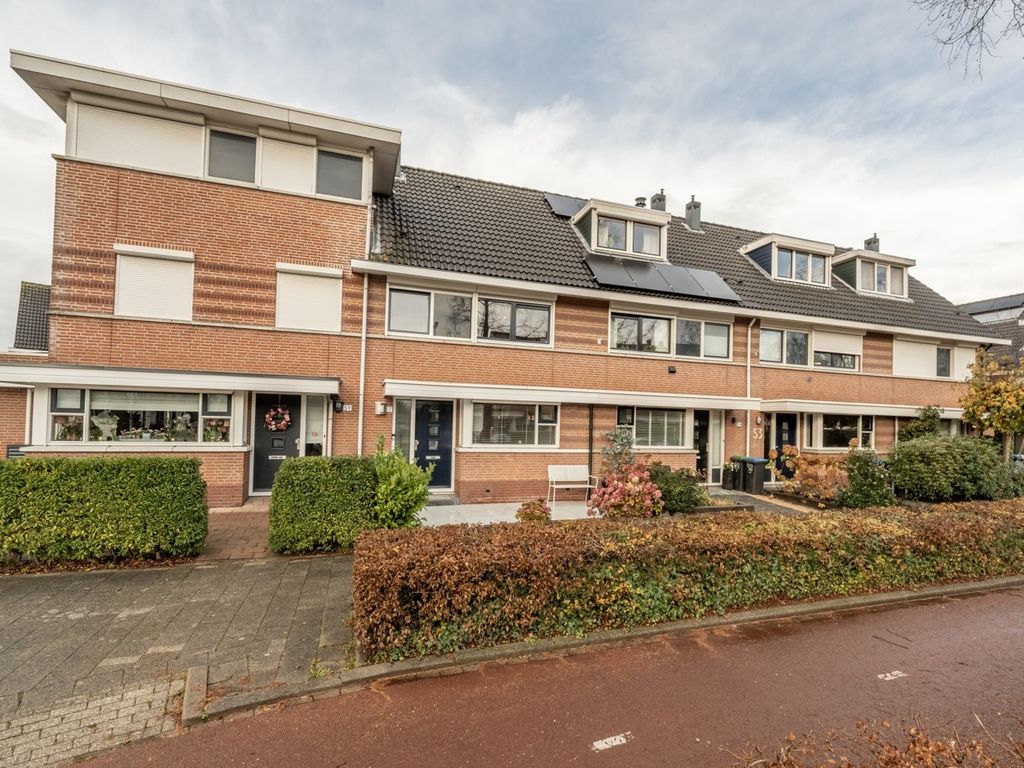 Van Ravesteyndreef 57, Barendrecht
