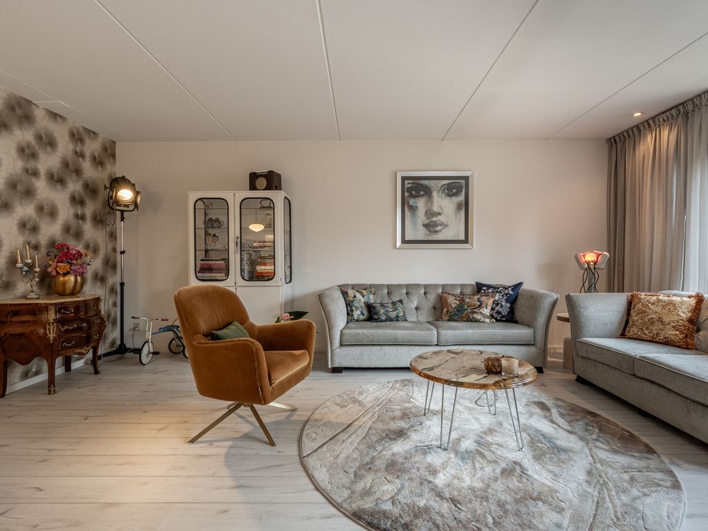 Van Ravesteyndreef 57, Barendrecht