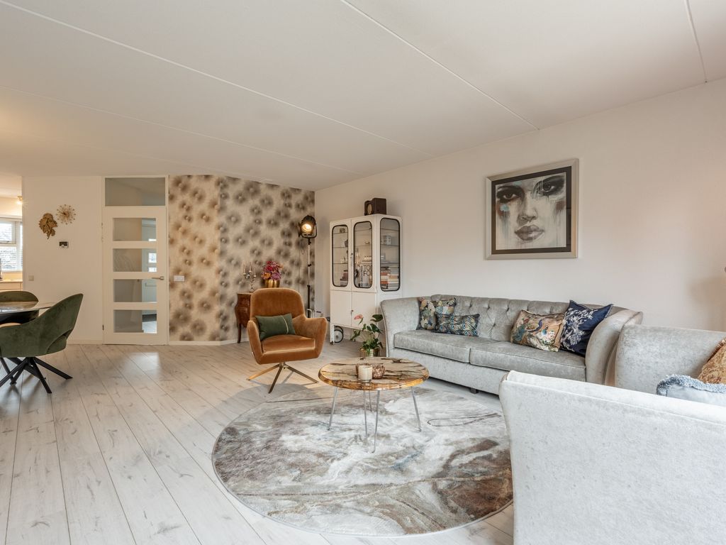 Van Ravesteyndreef 57, Barendrecht