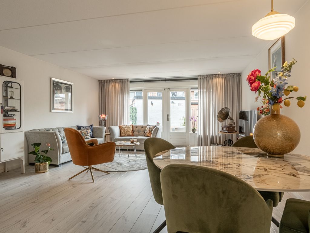 Van Ravesteyndreef 57, Barendrecht