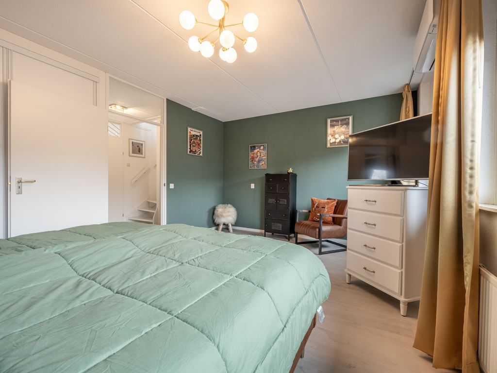 Van Ravesteyndreef 57, Barendrecht