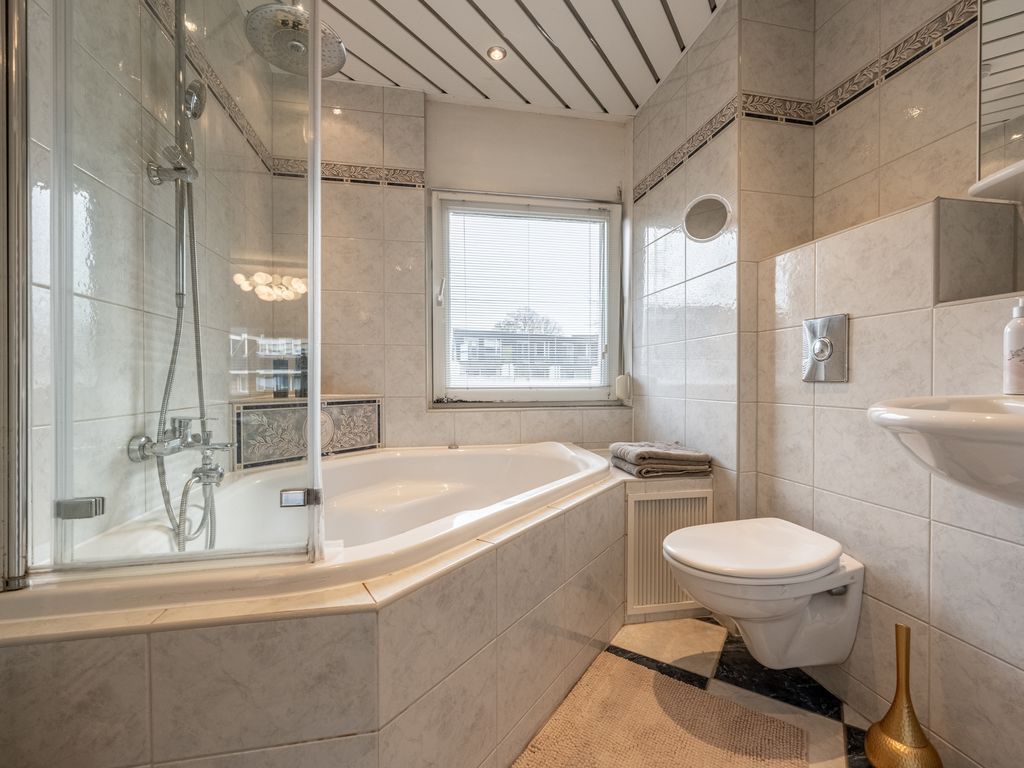 Van Ravesteyndreef 57, Barendrecht