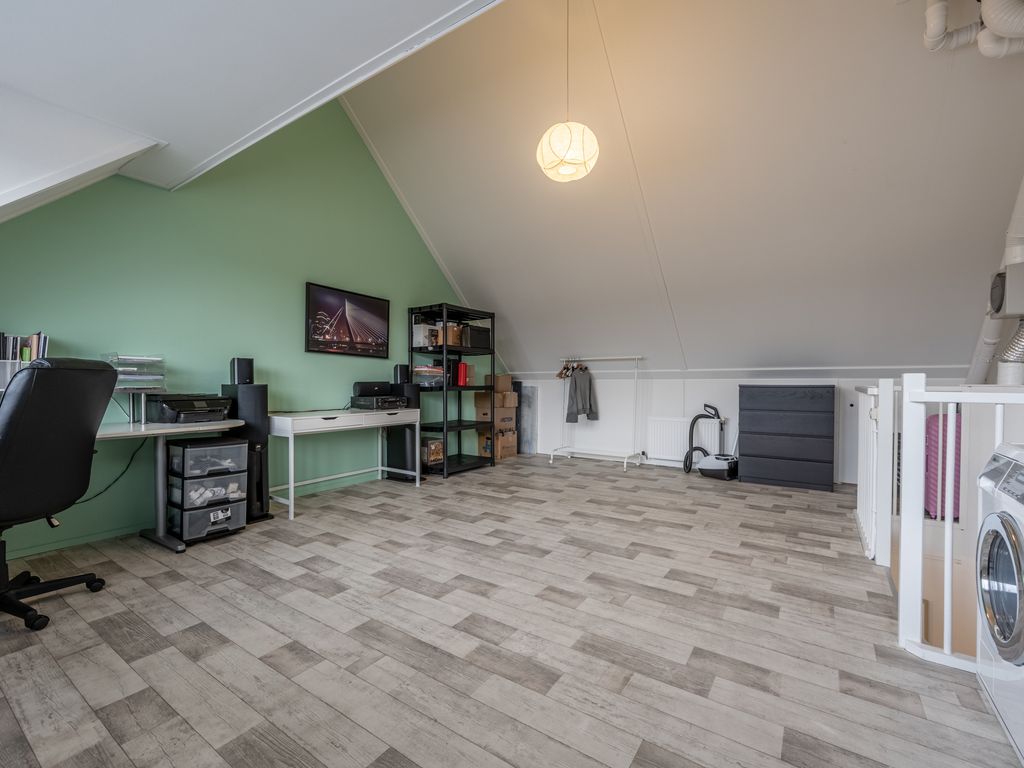 Van Ravesteyndreef 57, Barendrecht