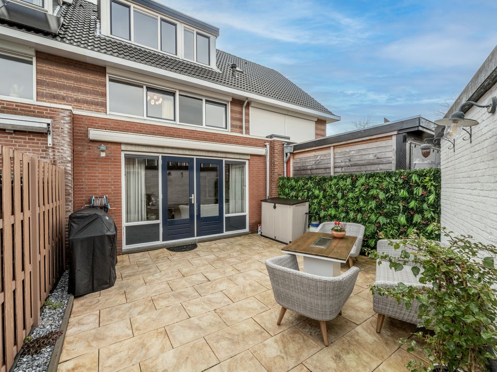 Van Ravesteyndreef 57, Barendrecht