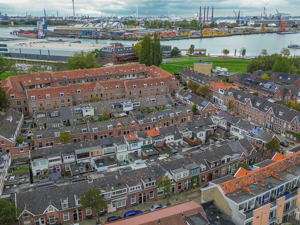 Zwartewaalsestraat 25, Schiedam