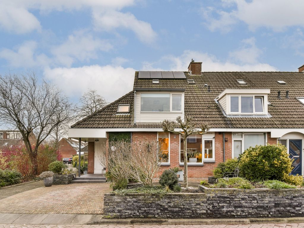 Karveel 1, Barendrecht